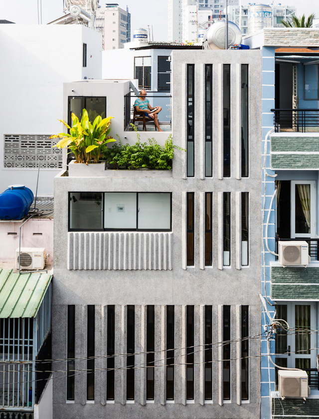 Những ngôi nhà “siêu nhỏ” giữa Sài Gòn xuất hiện ấn tượng trên báo Mỹ